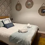 Quiet & Relaxing 2-Bedroom Apartment - Free Parking & Pets Welcome