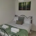 Quiet & Relaxing 2-Bedroom Apartment - Free Parking & Pets Welcome