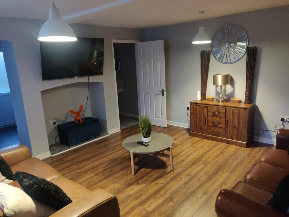 Apartment Quiet & Relaxing 2-bedroom - Free Parking & Pets Welcome Swansea
