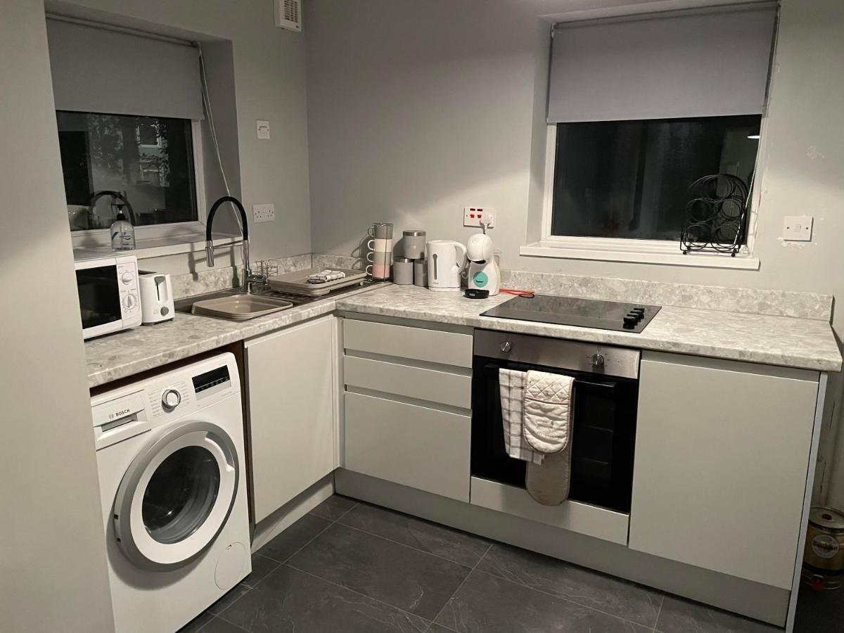 Apartment Quiet & Relaxing 2-bedroom - Free Parking & Pets Welcome Swansea