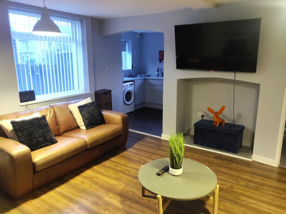 Quiet & Relaxing 2-bedroom - Free Parking & Pets Welcome *