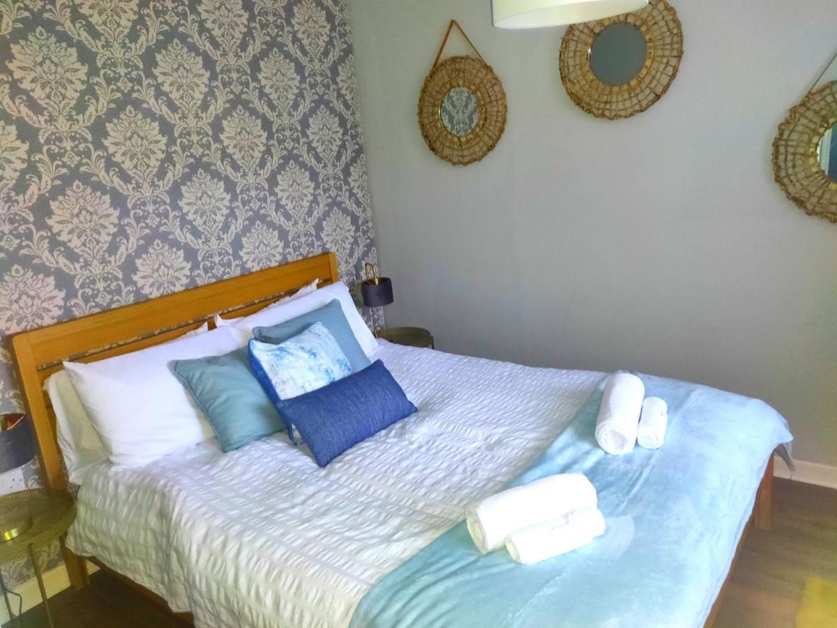 Apartment Quiet & Relaxing 2-bedroom - Free Parking & Pets Welcome